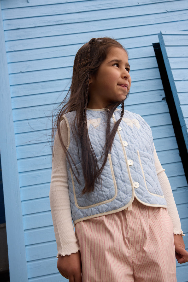 Quilted Vest w. Embroidery - LT. BLUE COMBO.