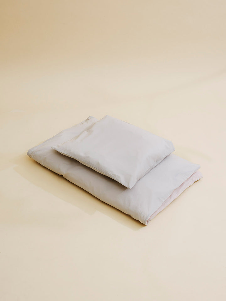 FUTURE BABY BED LINEN W. STRIPES 70*100/ 40*45 (DK) - LT. GREY/ SOFT PINK STRIPE