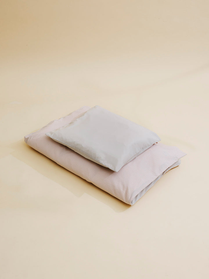 FUTURE BABY BED LINEN W. STRIPES 70*100/ 40*45 (DK) - LT. GREY/ SOFT PINK STRIPE
