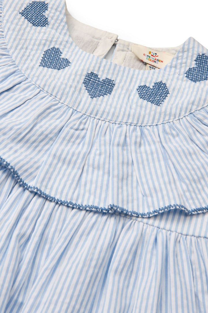 SEERSUCKER DRESS W. HEART - SKY BLUE W CREAM STRIPE W OCEAN BLUE