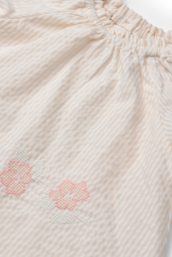 SEERSUCKER BABY-SET W. EMBROIDERY - DUSTY ROSE W CREAM STRIPE W. FLOWER