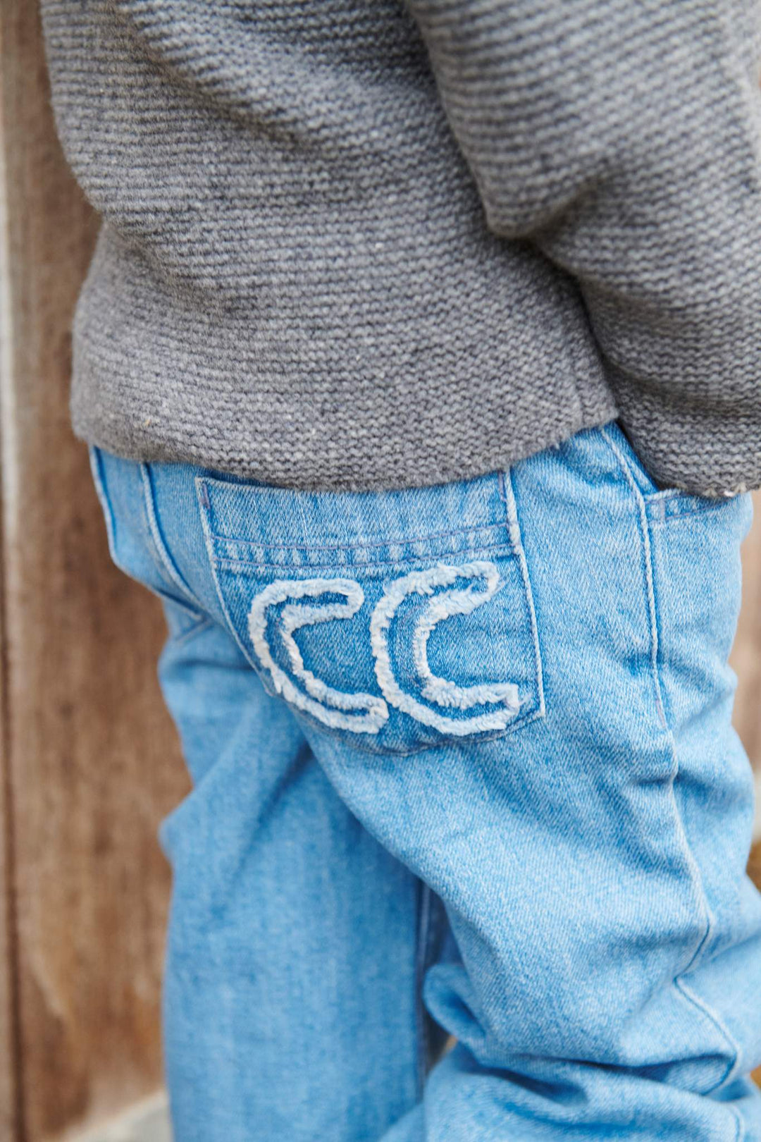 ORGANIC DENIM PANTS W. POCKET EMBROIDERY & WIDE LEG - LT BLUE INDIGO WASHED