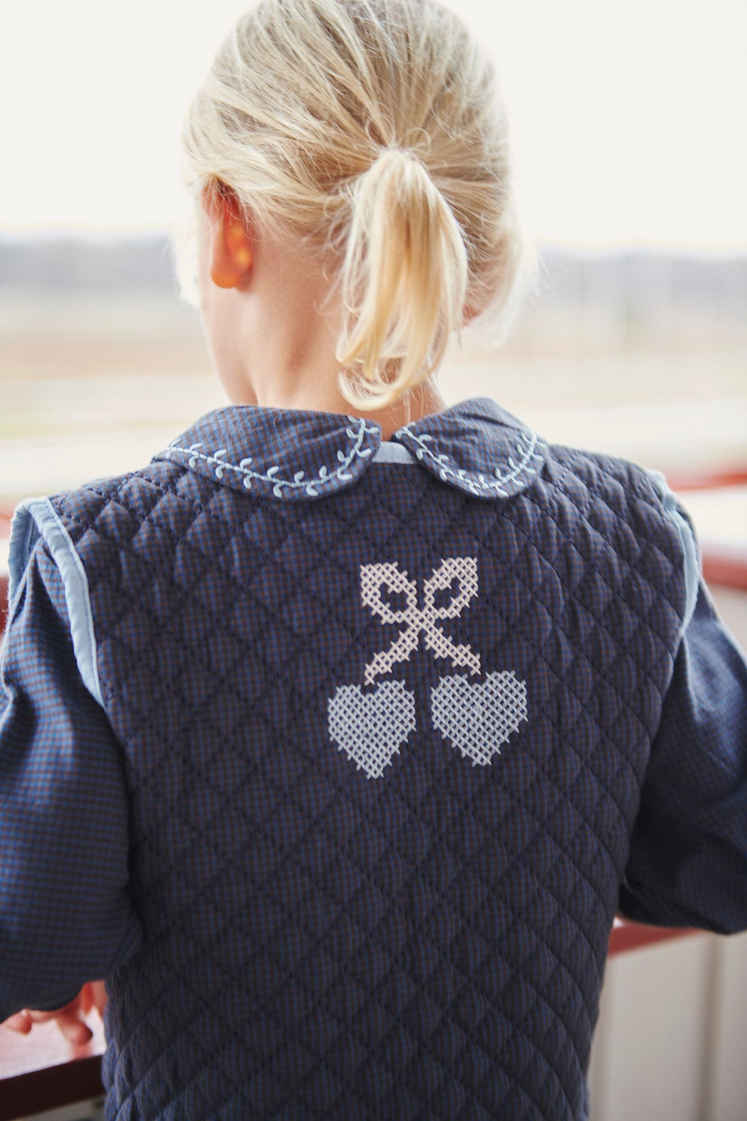CHECKERED QUILTED VEST W. EMB. - BROWN BLUE CHECK COMB