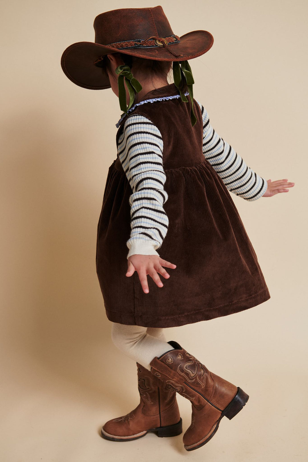 CORDUROY DRESS W. RUFFLE AND COLLAR DETAIL - DK BROWN COMB