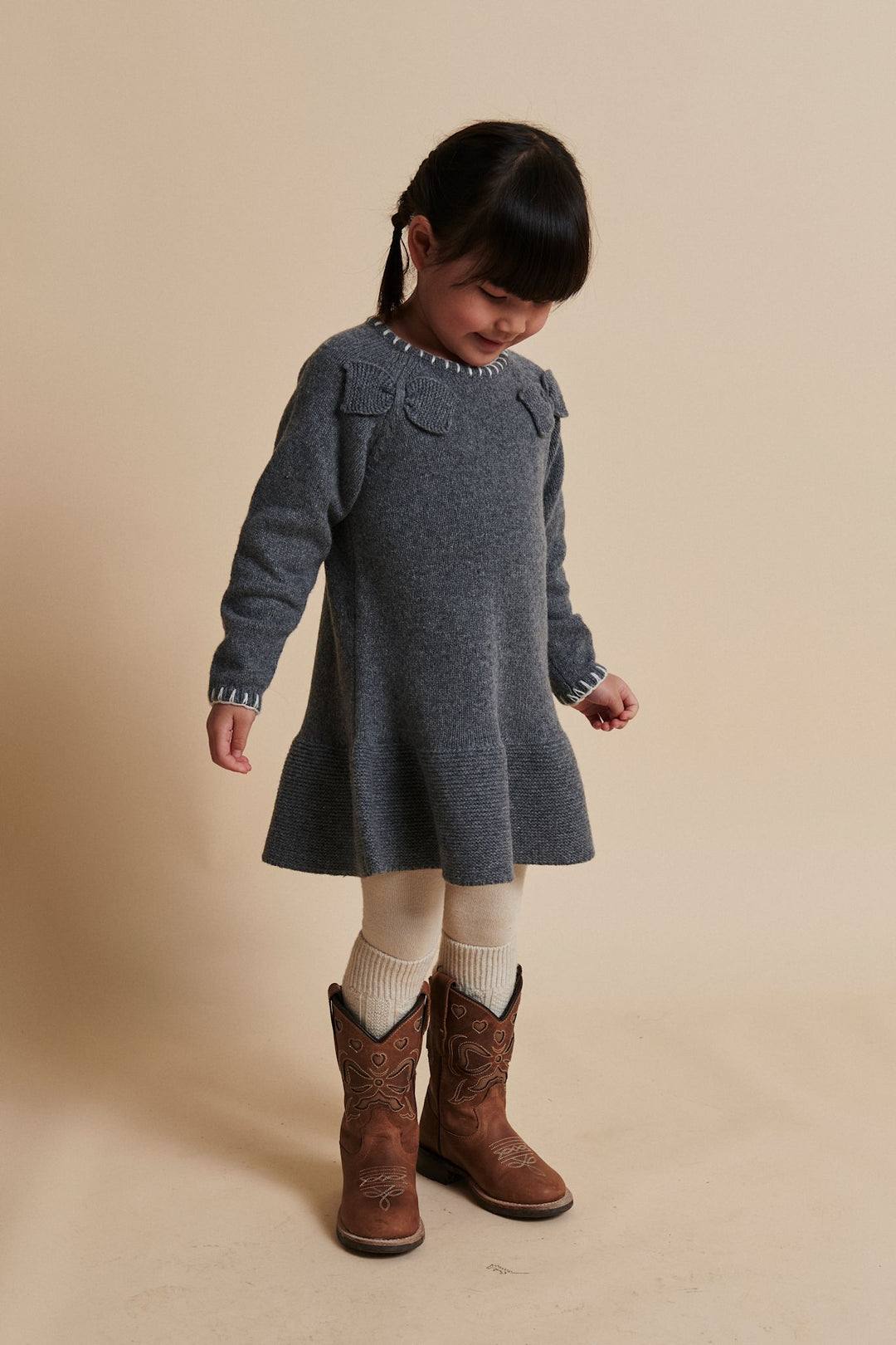 LAMBSWOOL DRESS W. BOW - DK GREY/CREAM COMB.