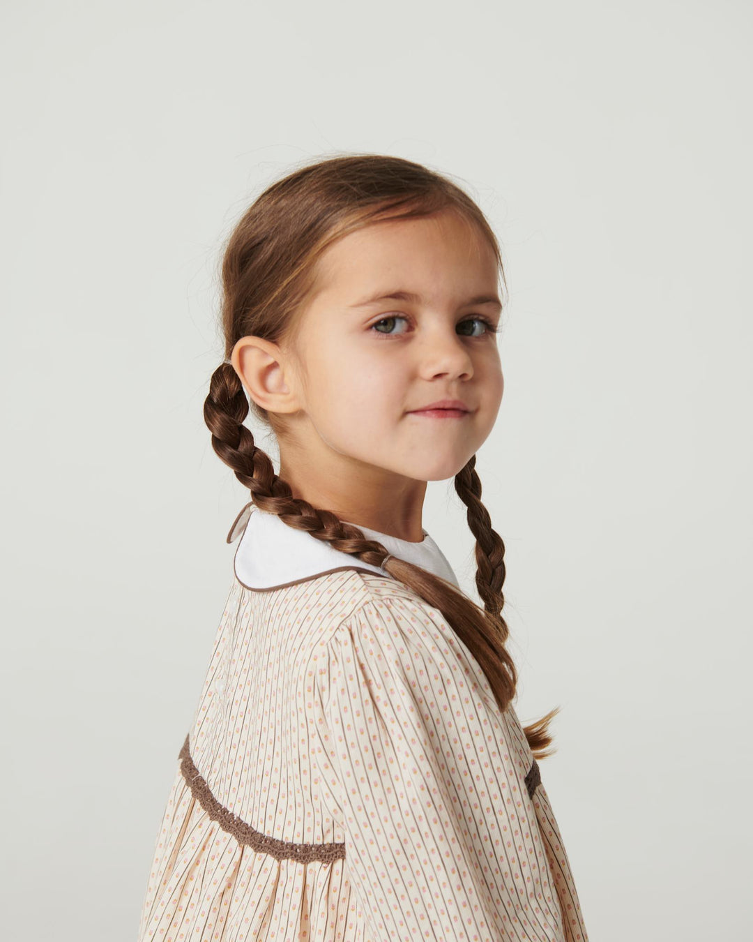 Aop Dress w. Lace Piping and Poplin Collar - Sand Flower Print