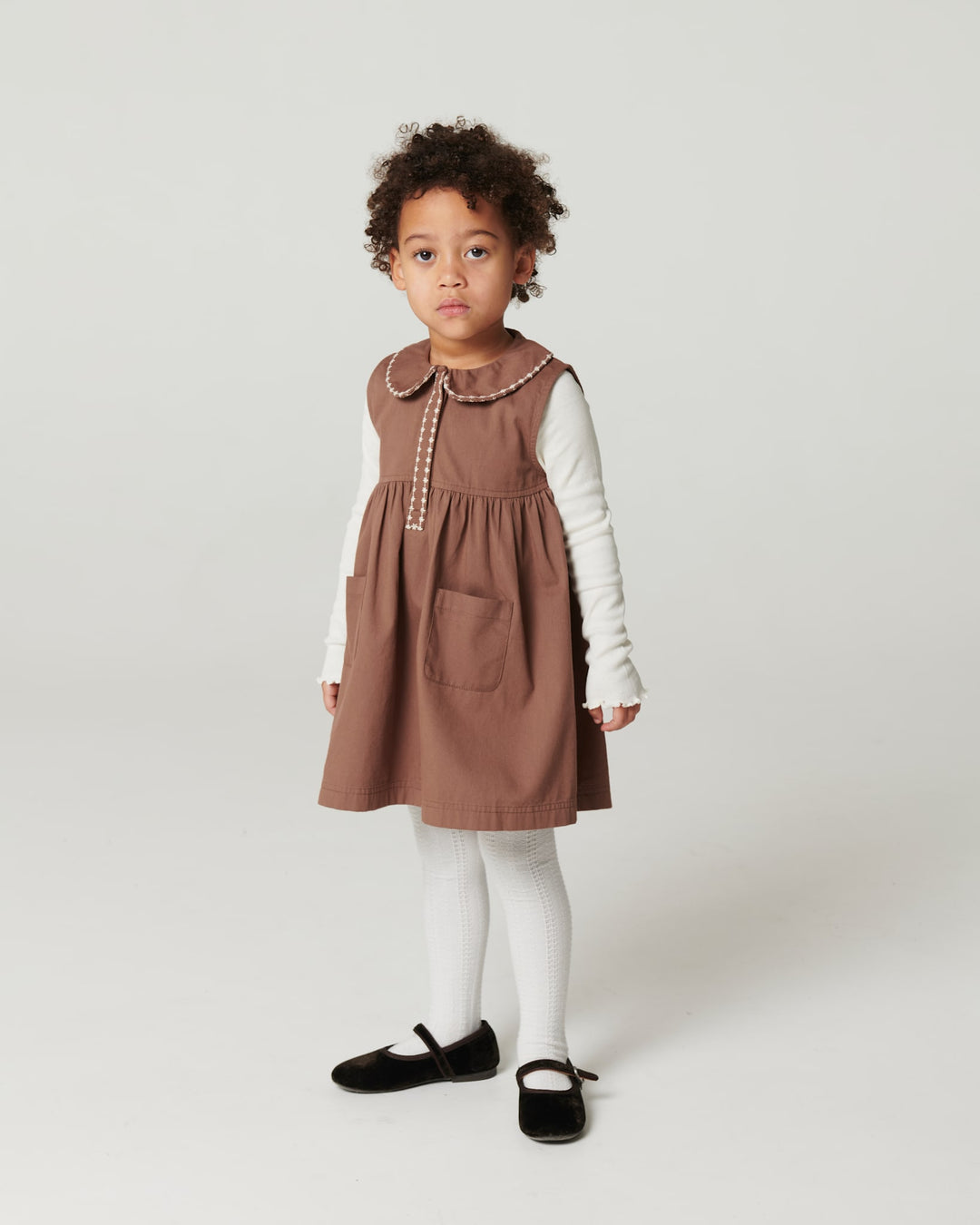 Collar Dress w. Embroidery & Pokets - WALNUT