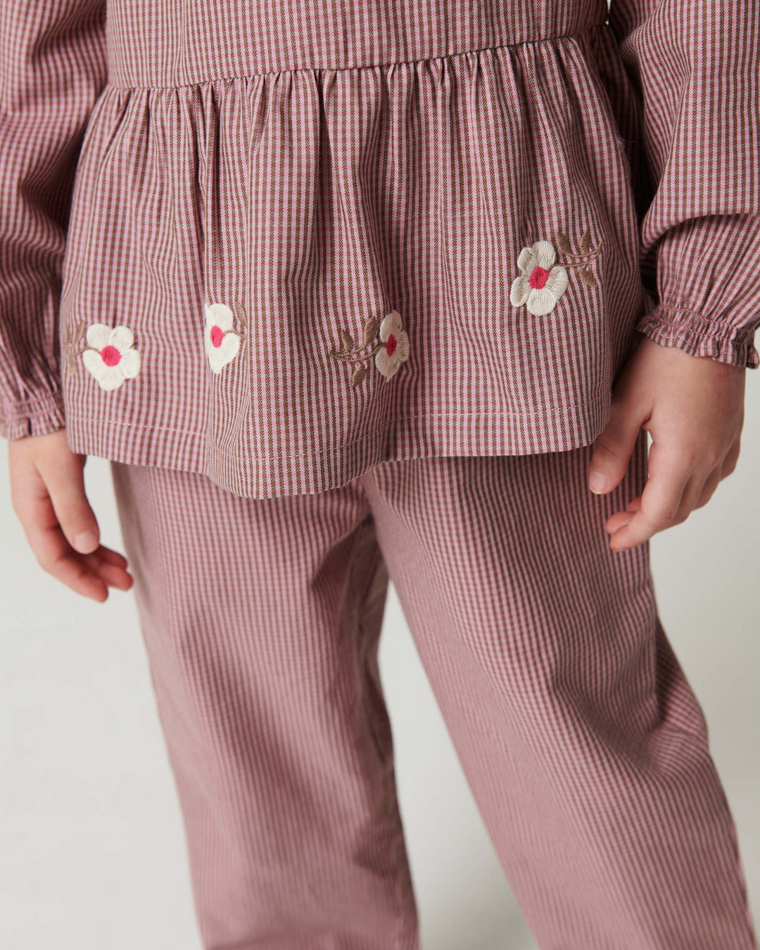 Blouse w. Flower Embroidery - Winter Rose Check Comb.