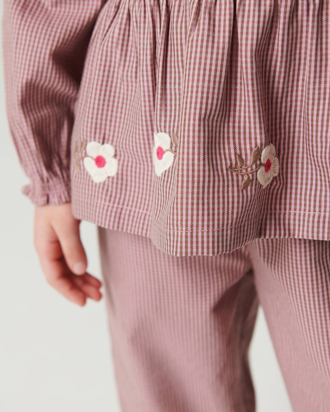 Blouse w. Flower Embroidery - Winter Rose Check Comb.