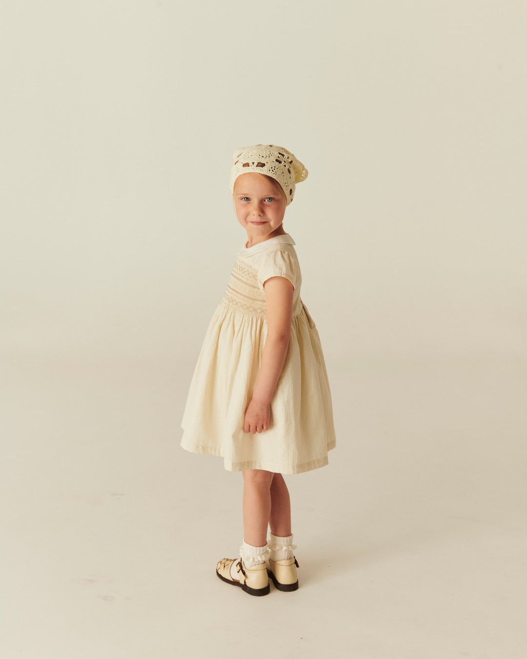SMOCK DRESS W. EMB. - CREAM COMB.