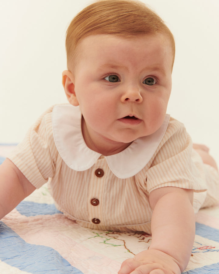 SEERSUCKER ROMPER W. COLLAR - DUSTY ROSE W CREAM STRIPE