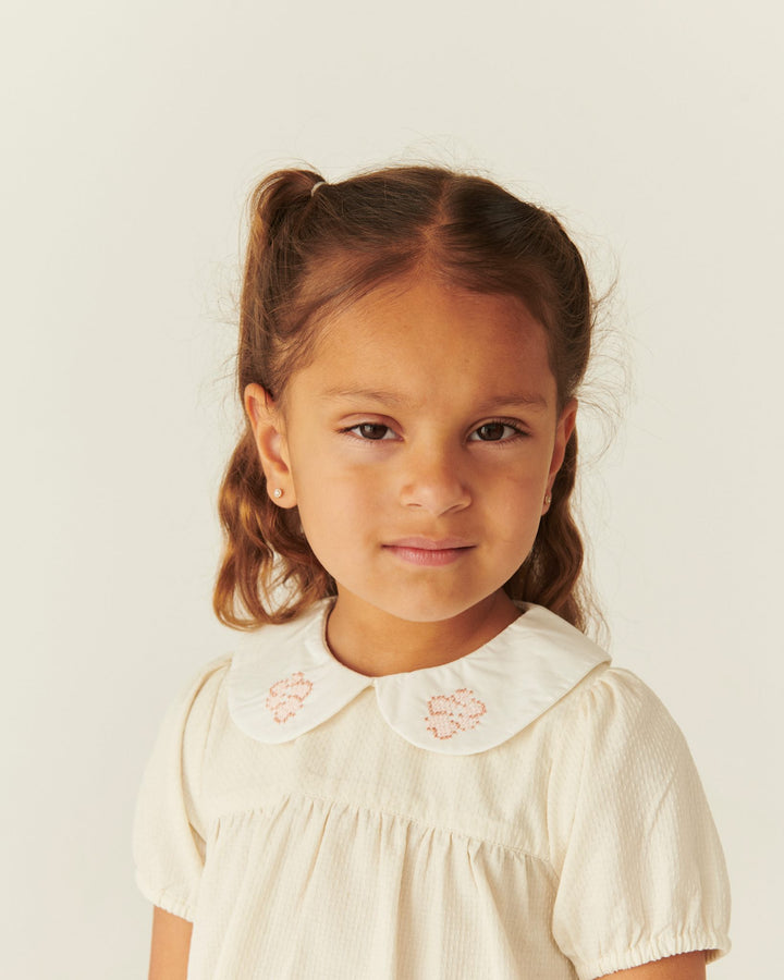 BLOUSE W. DECO EDGE - CREAM COMB.