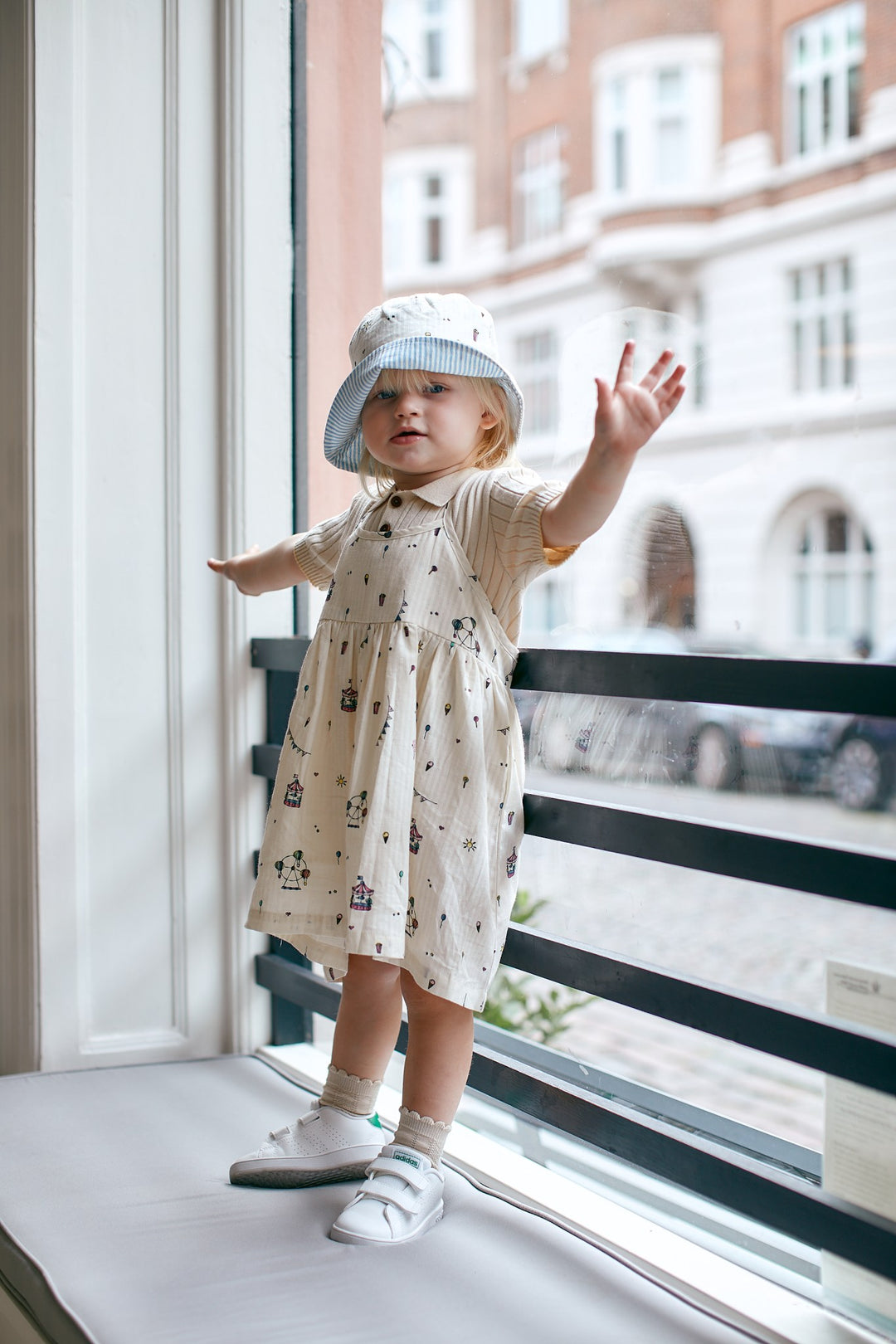 PRINTED RESERVIBLE BUCKET HAT - CREAM PRINT
