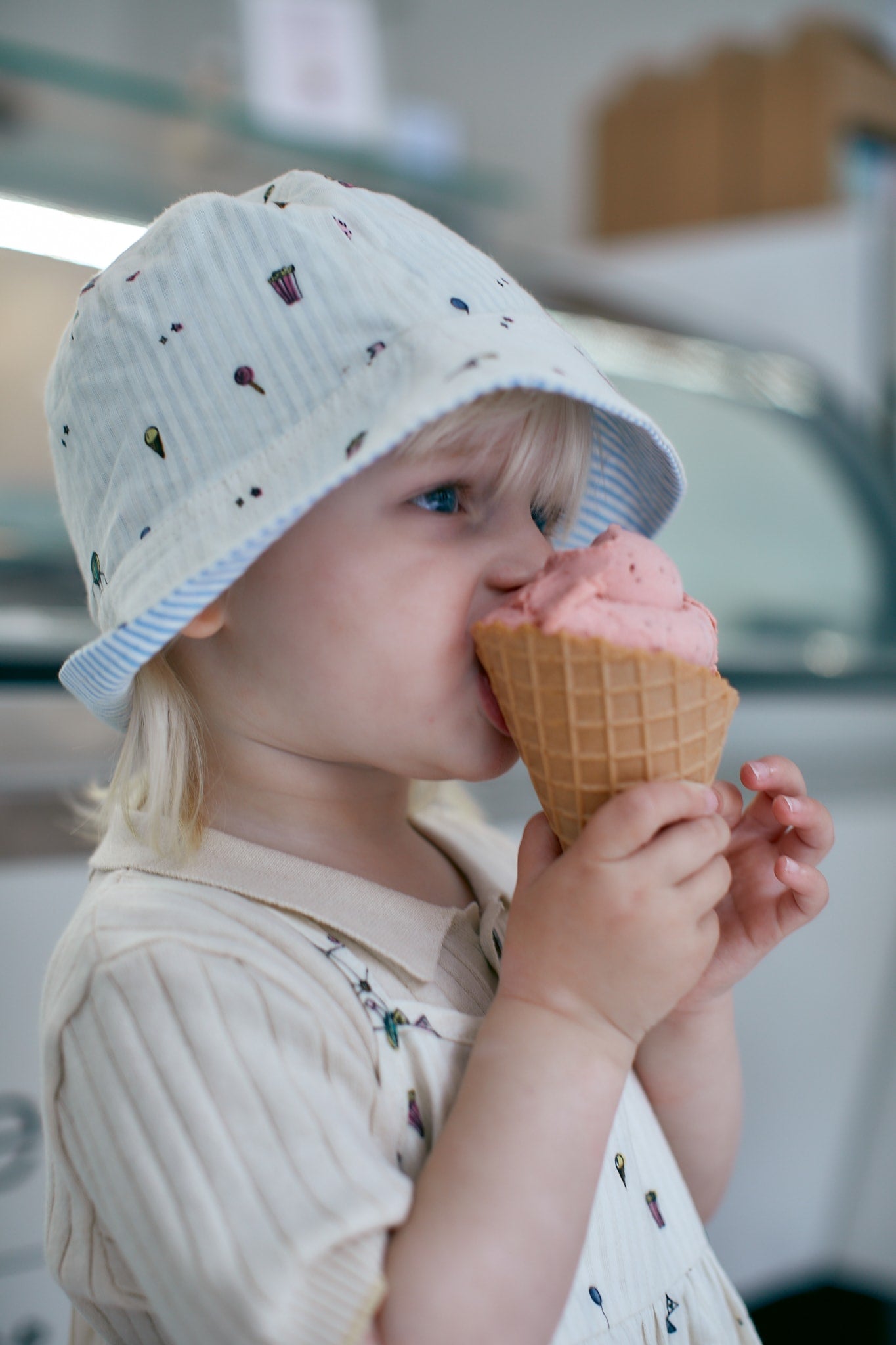 PRINTED RESERVIBLE BUCKET HAT - CREAM TIVOLI PRINT