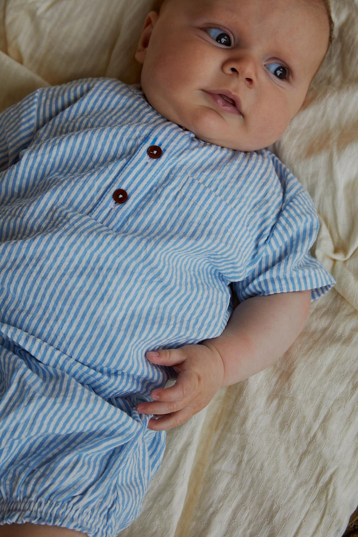 SEERSUCKER BABY SET - SKY BLUE W CREAM STRIPE