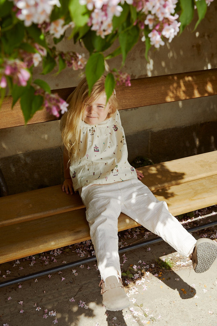 PRINTED BLOUSE W. COLLAR - CREAM PRINT