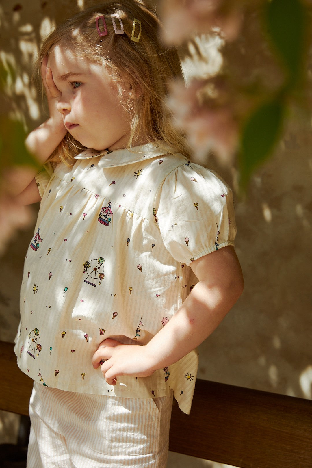 PRINTED BLOUSE W. COLLAR - CREAM PRINT
