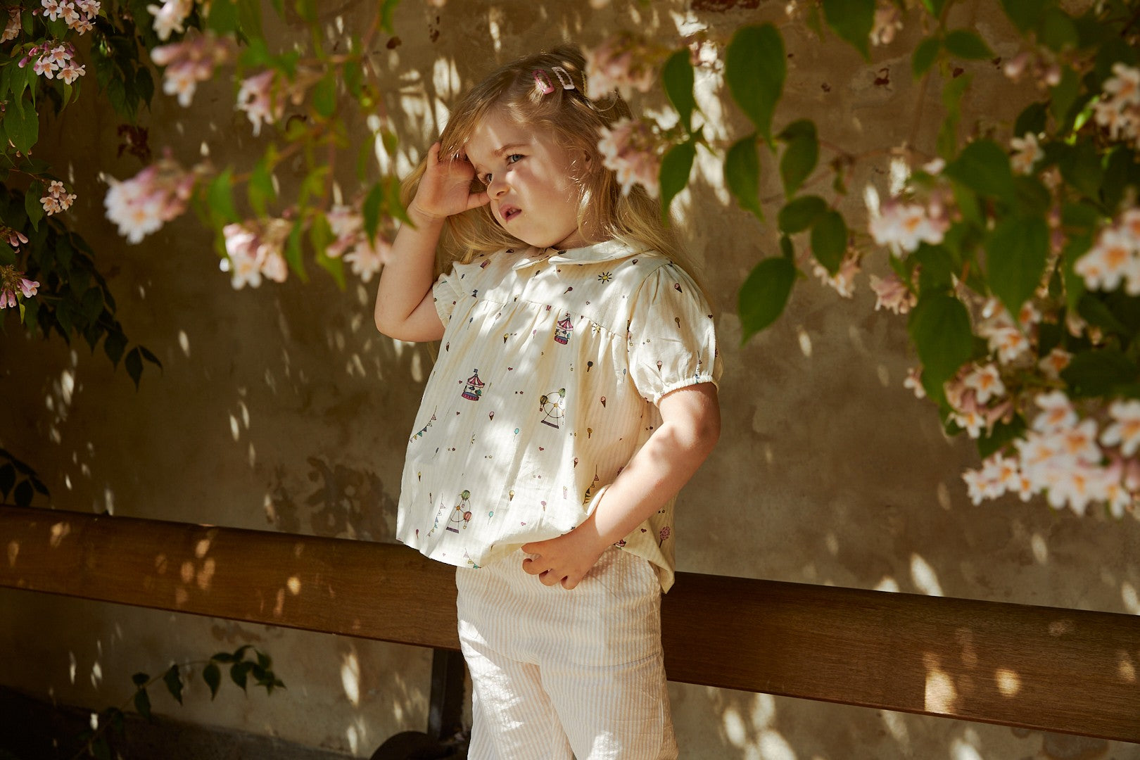 PRINTED BLOUSE W. COLLAR - CREAM PRINT