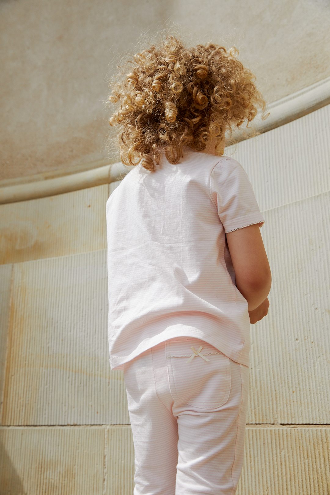 STRIPED T-SHIRT W. RUFFLE SLEEVES - BALLERINA/CREAM STRIPE