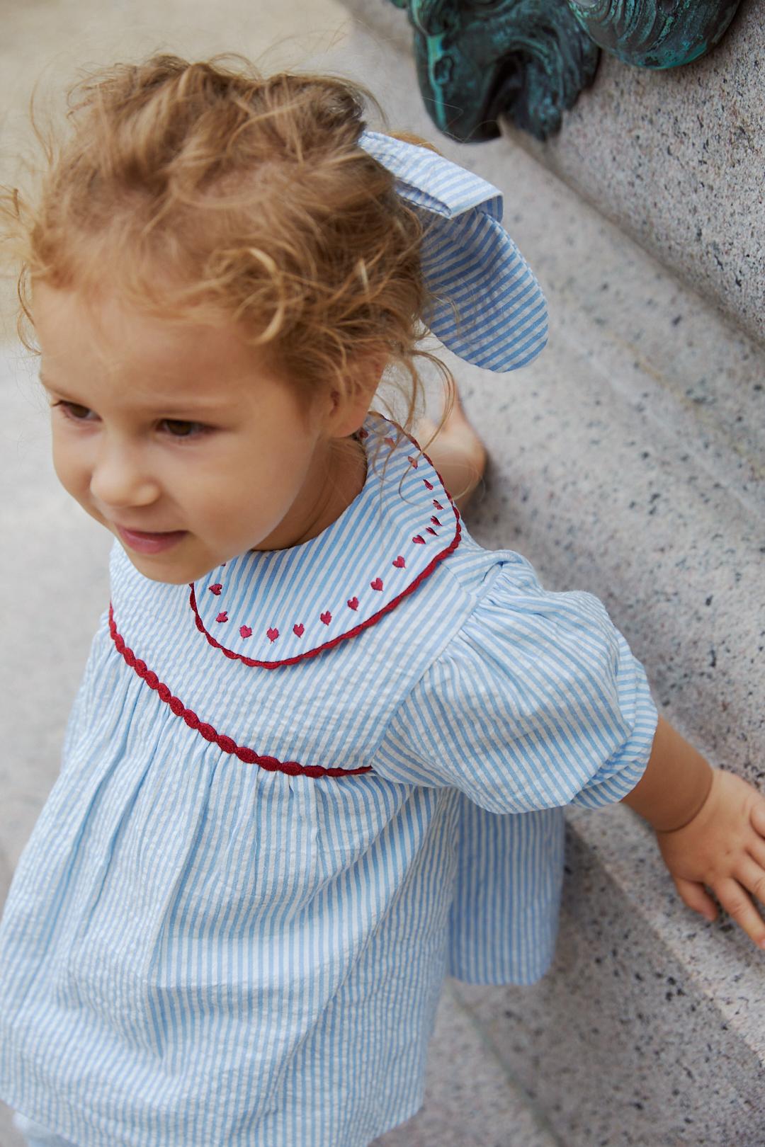 SEERSUCKER LS TUNIC W. HEARTS - SKY BLUE W CREAM STRIPE W BERRY