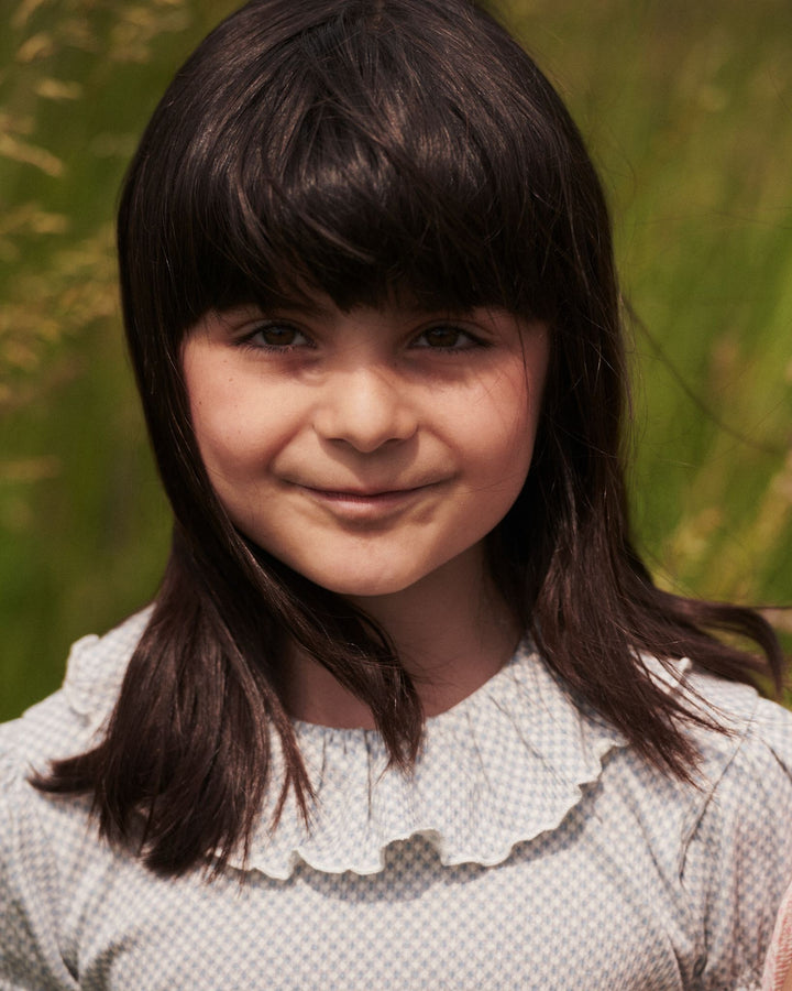 CREPE TEE W. FRILL COLLAR - DUSTY BLUE COMB.
