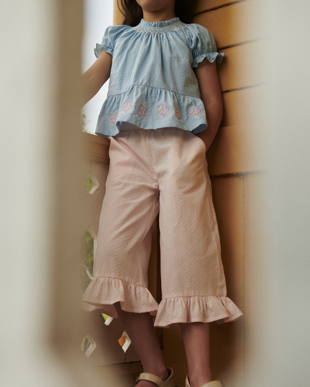 BLOUSE W. SMOCK W. EMB. - LT. BLUE COMB.