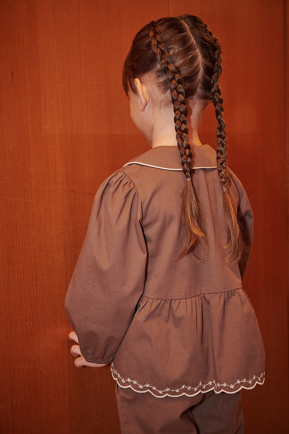 Twill Blouse w. Embroidery - Walnut