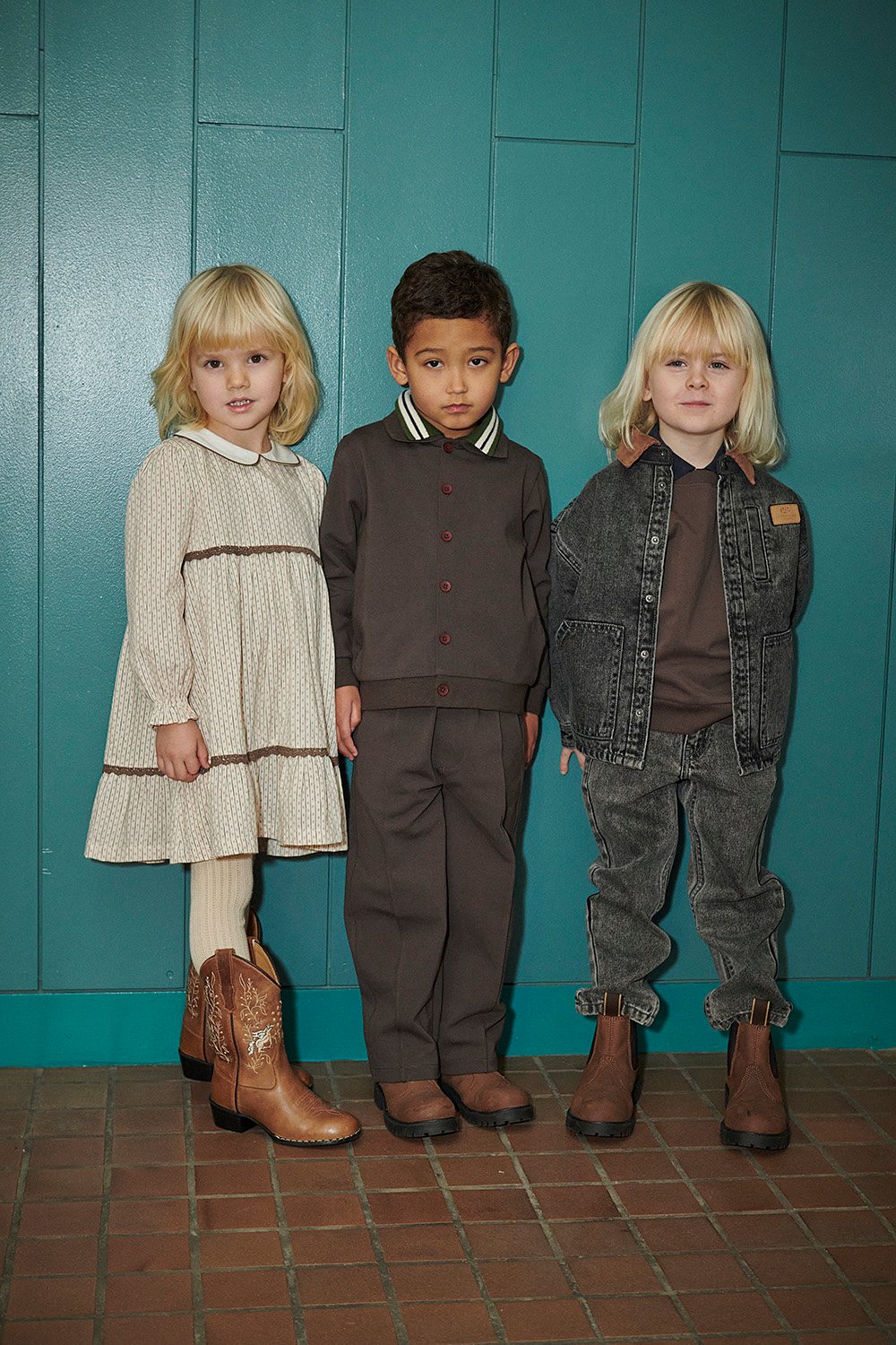 Denim Jacket w. Corduroy Collar - Washed Dk. Grey Brown w. Dk Brown Corduroy Collar