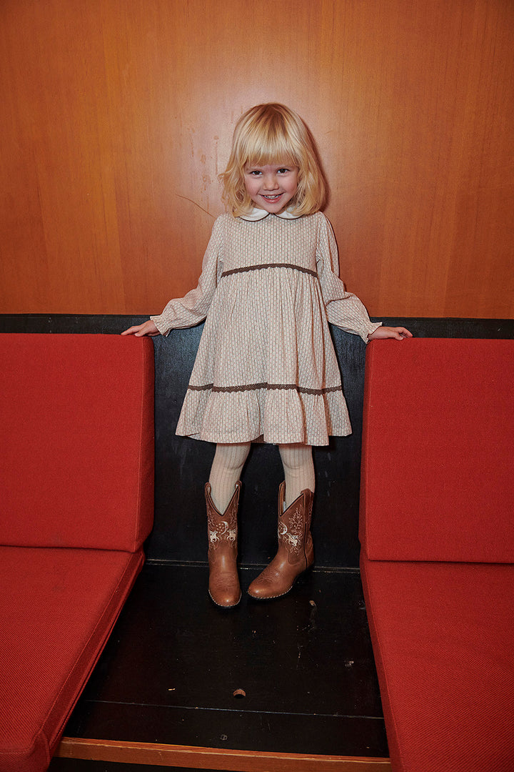 Aop Dress w. Lace Piping and Poplin Collar - Sand Flower Print