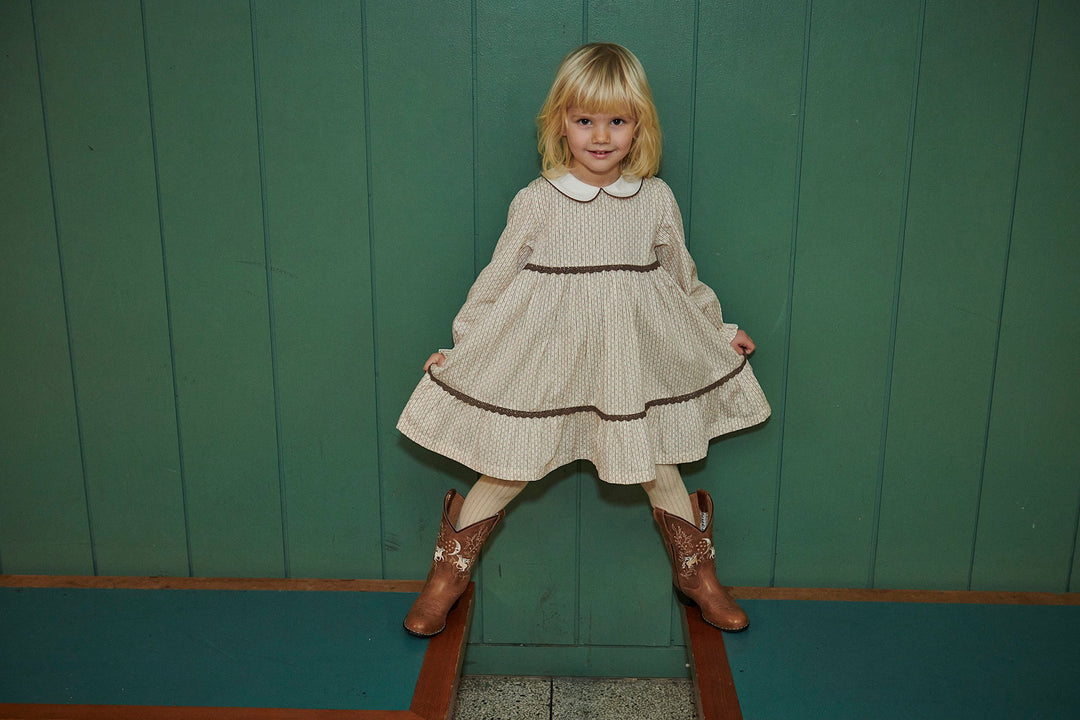 Aop Dress w. Lace Piping and Poplin Collar - Sand Flower Print
