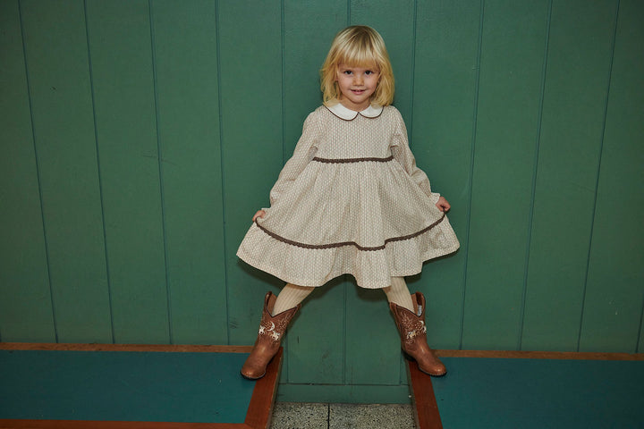 Aop Dress w. Lace Piping and Poplin Collar - Sand Flower Print