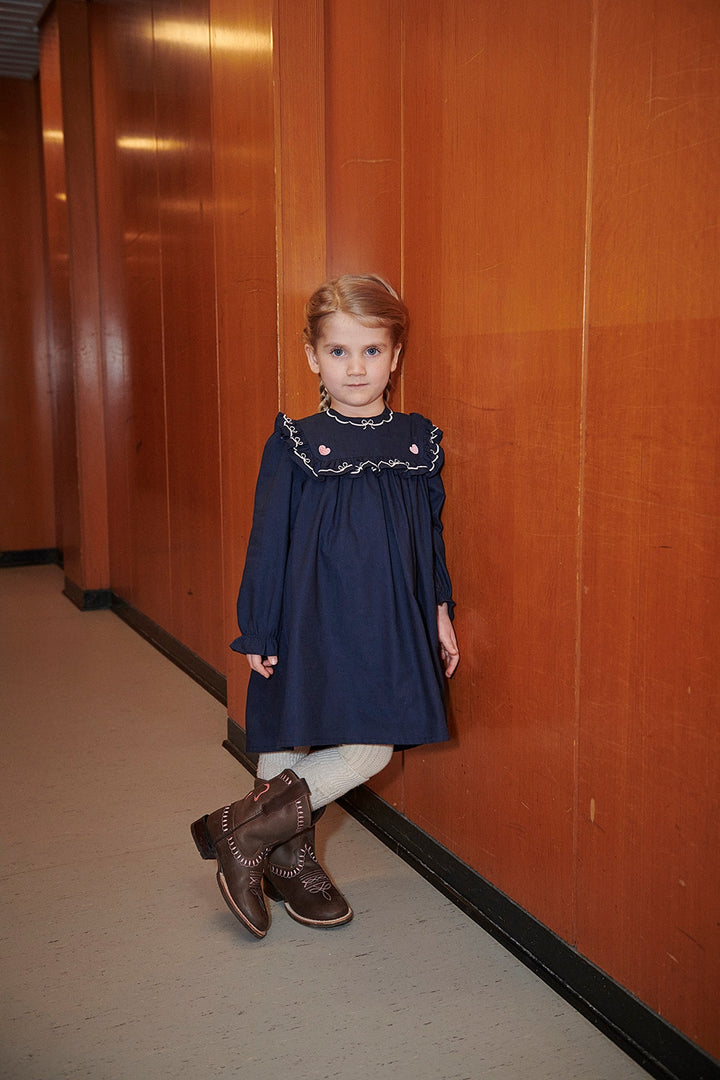 Dress w. Frill & Embroidery - Navy Comb.