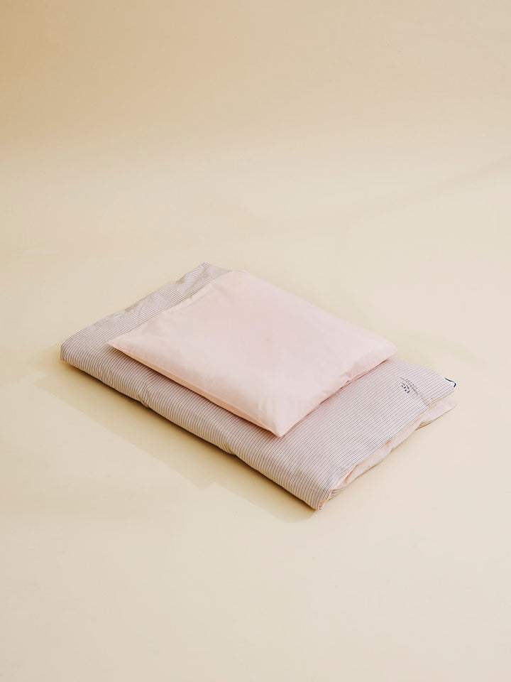 FUTURE BABY BED LINEN W. STRIPES 110*125/35*55 (SE) - SOFT PINK/ DARK GREY STRIPE
