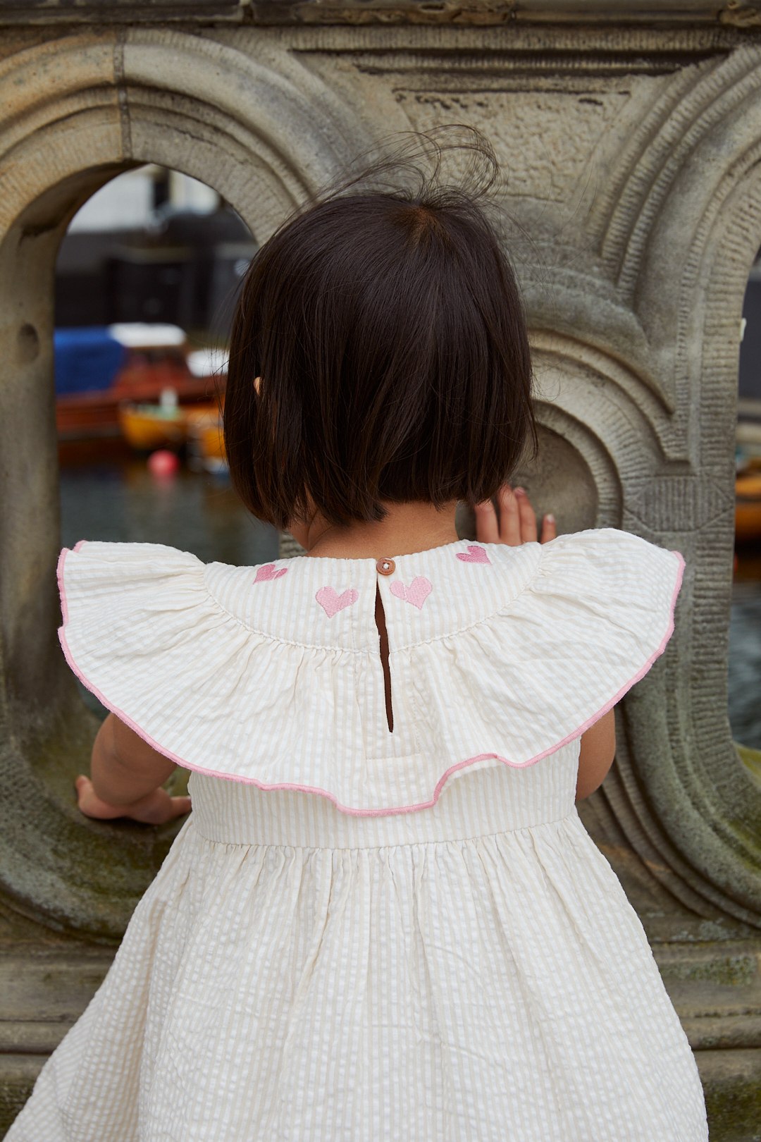 SEERSUCKER DRESS W. HEART - DUSTY ROSE W CREAM STRIPE W PINK