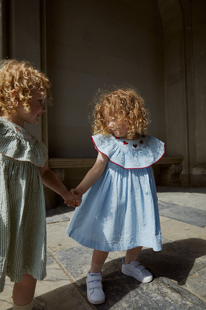 SEERSUCKER DRESS W. HEART - SKY BLUE W CREAM STRIPE W BERRY