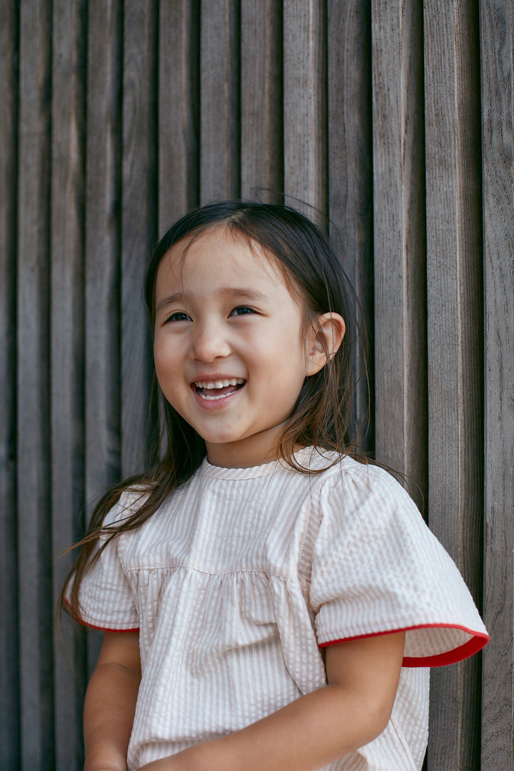 SEERSUCKER BLOUSE W. CONTRAST EDGE - DUSTY ROSE W CREAM STRIPE