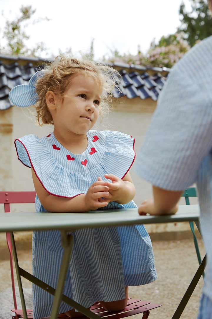 SEERSUCKER DRESS W. HEART - SKY BLUE W CREAM STRIPE W BERRY
