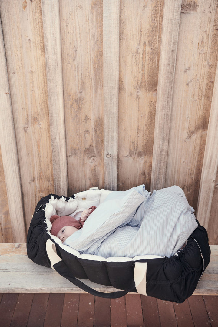 ORGANIC LIFT AND PLAYMAT - BLACK W. CREAM SOLID STRIPE