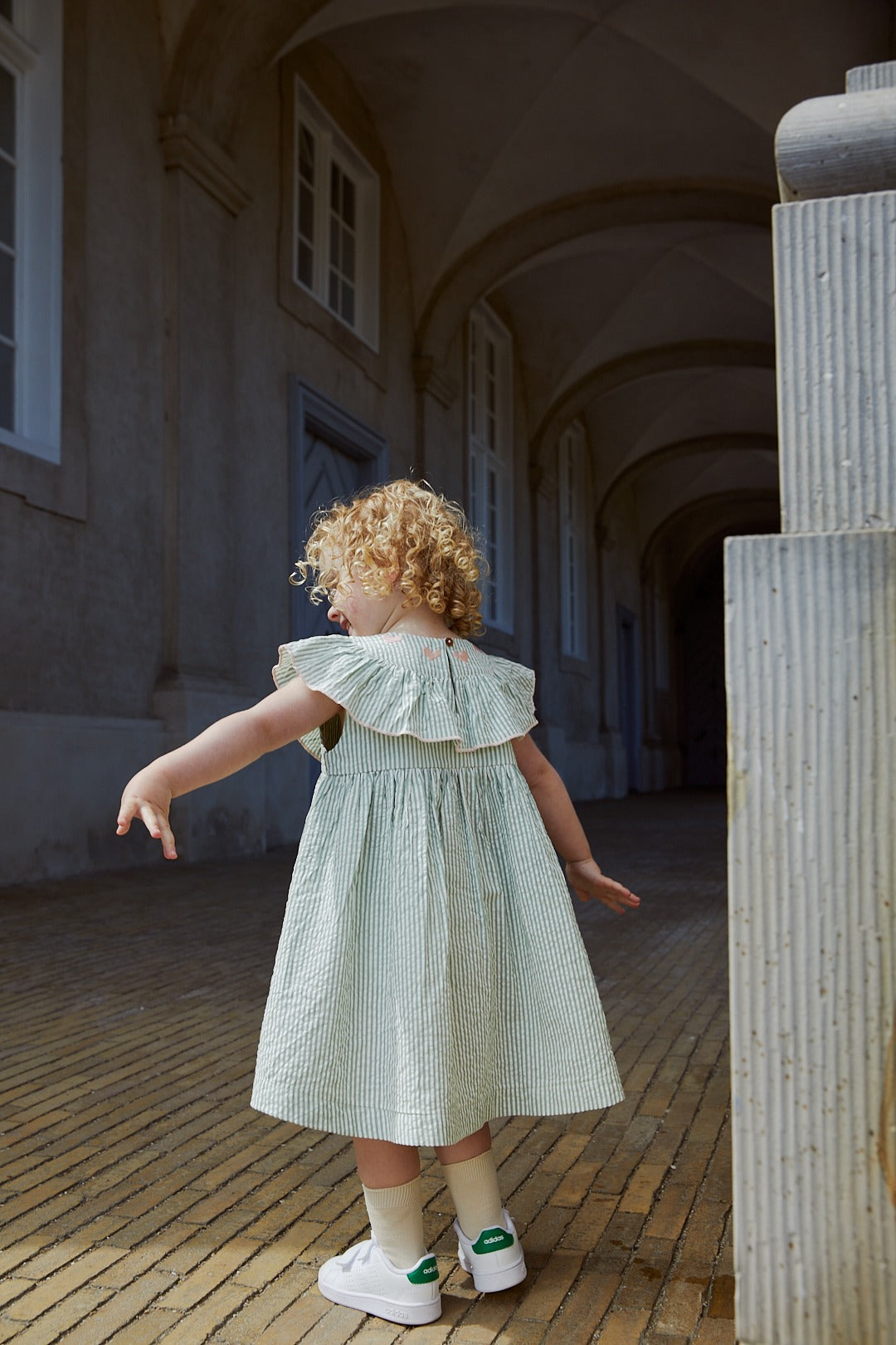 SEERSUCKER DRESS W. HEART - GREEN W CREAM STRIPE W. DUSTY ROSE