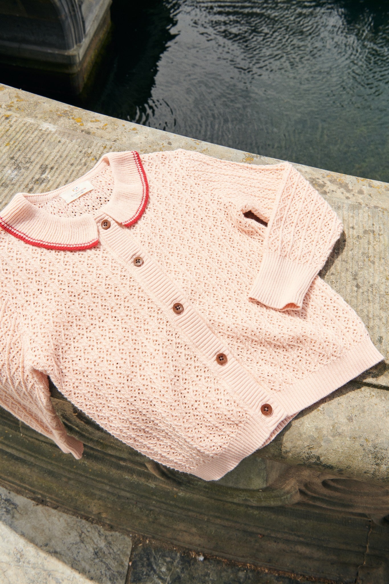 POINTELLE KNITTED CABLE CARDIGAN W. COLLAR - DUSTY ROSE/RED COMB.